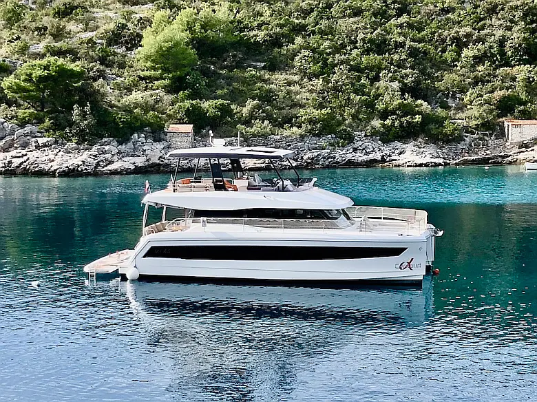 MY 44 Fountaine Pajot